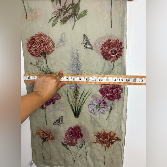 VTG y2K Bundle 3 Ann Taylor Cascarfs Laura Ashley Scarf shawl 100% Silk Floral - Picture 6 of 16